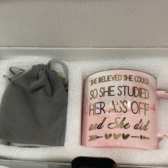 Graduation Gift Box - Picture 2 of 4